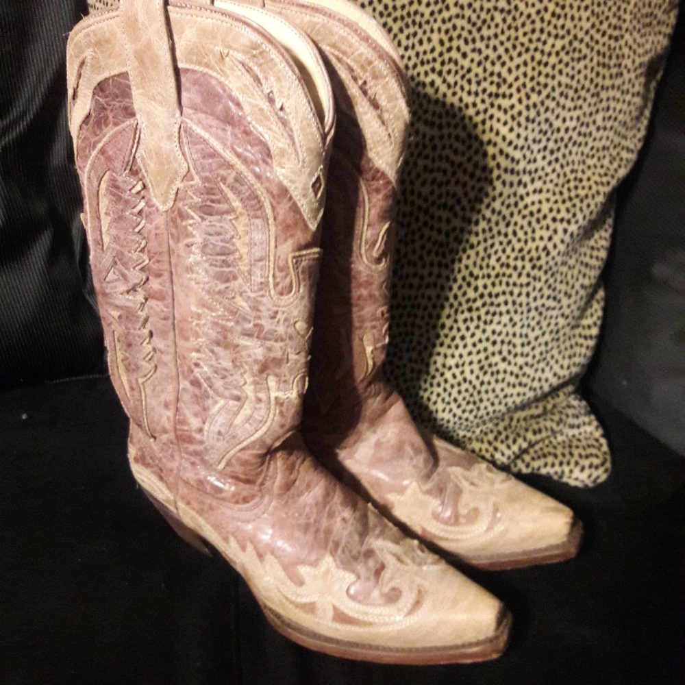 Corral boots